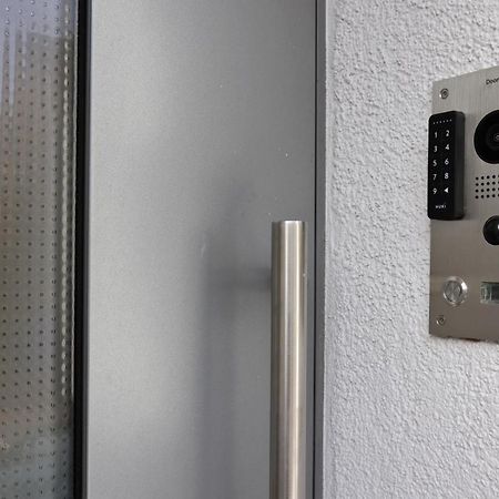 Modern Und Neu, Top Ausstattung Mit Kaffeevollautomat, 2X Netflix-Tv, Lueftungsanlage, Geschirrspueler Wallerfangen エクステリア 写真