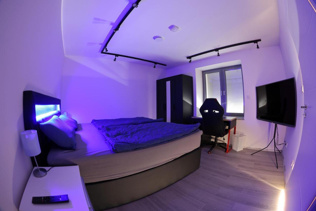 Modern Und Neu, Top Ausstattung Mit Kaffeevollautomat, 2X Netflix-Tv, Lueftungsanlage, Geschirrspueler Wallerfangen エクステリア 写真
